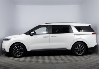 Подержанный автомобиль Kia Carnival 2021 года (8 фото)