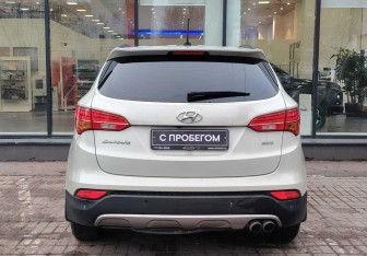 Подержанный автомобиль Hyundai Santa Fe 2013 года (7 фото)
