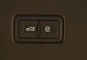 Подержанный автомобиль Audi Q7 2017 года (28 фото)