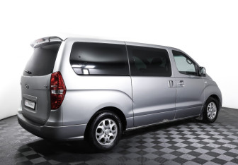 Подержанный автомобиль Hyundai Grand Starex 2013 года (5 фото)