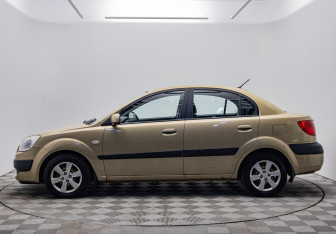 Подержанный автомобиль Kia Rio Sedan 2009 года (2 фото)