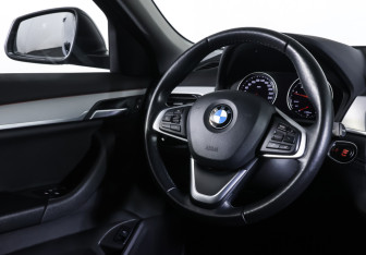 Подержанный автомобиль BMW X2 2018 года (13 фото)