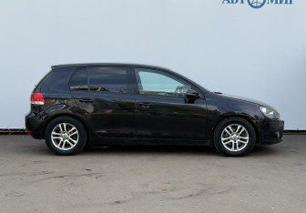 Подержанный автомобиль Volkswagen Golf Hatchback 2011 года (4 фото)