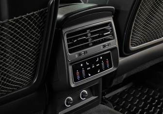 Подержанный автомобиль Audi Q8 2020 года (19 фото)