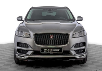Подержанный автомобиль Jaguar F-Pace 2020 года (2 фото)