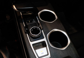 Подержанный автомобиль Changan UNI-S 2024 года (16 фото)