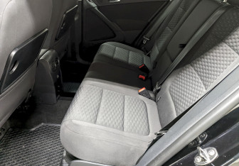 Подержанный автомобиль Volkswagen Tiguan 2010 года (15 фото)