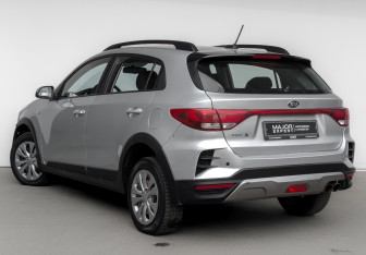 Подержанный автомобиль Kia Rio Hatchback 2021 года (7 фото)