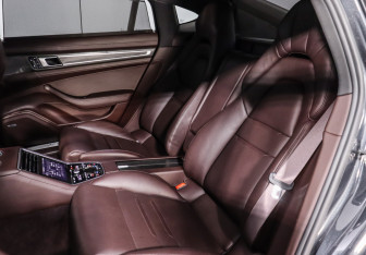 Подержанный автомобиль Porsche Panamera Wagon 2017 года (19 фото)