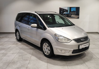 Подержанный автомобиль Ford Galaxy 2011 года (3 фото)