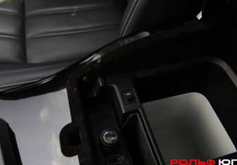Подержанный автомобиль Land Rover Range Rover 2014 года (28 фото)