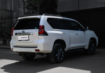 Подержанный автомобиль Toyota Land Cruiser Prado 2018 года (4 фото)