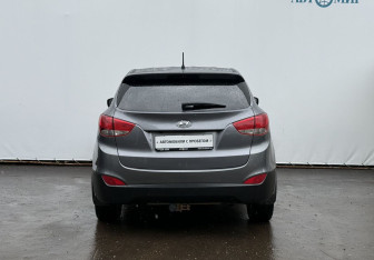 Подержанный автомобиль Hyundai ix35 2014 года (6 фото)