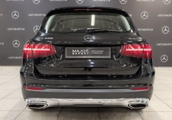 Подержанный автомобиль Mercedes-Benz GLC Coupe 2018 года (6 фото)