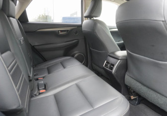 Подержанный автомобиль Lexus NX 2015 года (10 фото)
