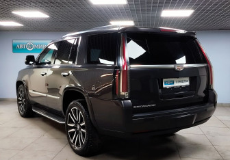 Подержанный автомобиль Cadillac Escalade Suv 2015 года (7 фото)