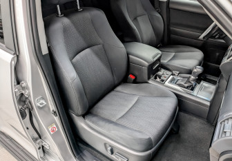 Подержанный автомобиль Toyota Land Cruiser Prado 2019 года (23 фото)