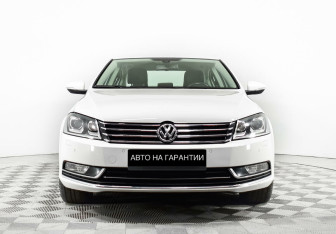 Подержанный автомобиль Volkswagen Passat Sedan 2011 года (2 фото)