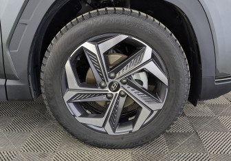 Подержанный автомобиль Hyundai Tucson 2023 года (12 фото)