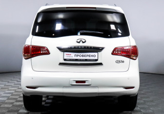 Подержанный автомобиль Infiniti QX56 2013 года (6 фото)