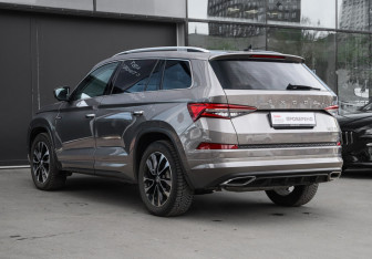 Подержанный автомобиль Skoda Kodiaq 2023 года (6 фото)