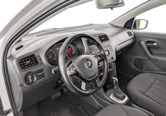Подержанный автомобиль Volkswagen Polo Sedan 2019 года (16 фото)