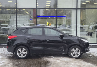 Подержанный автомобиль Hyundai ix35 2012 года (4 фото)