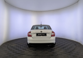 Подержанный автомобиль Skoda Rapid Liftback 2019 года (6 фото)