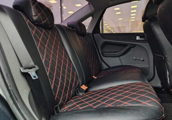 Подержанный автомобиль Ford Focus Sedan 2008 года (11 фото)