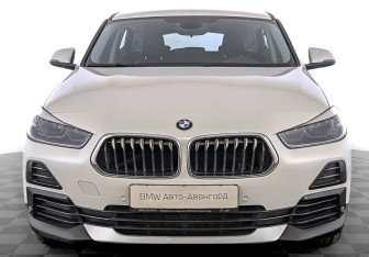 Подержанный автомобиль BMW X2 2020 года (2 фото)