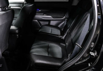 Подержанный автомобиль Mitsubishi Outlander 2014 года (12 фото)