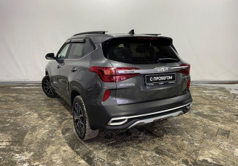 Подержанный автомобиль Kia Seltos 2022 года (6 фото)