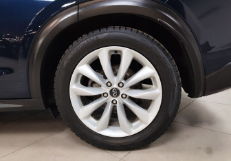 Подержанный автомобиль Infiniti QX50 2018 года (9 фото)