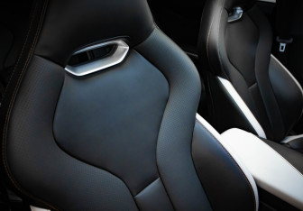 Подержанный автомобиль Changan UNI-V 2024 года (30 фото)