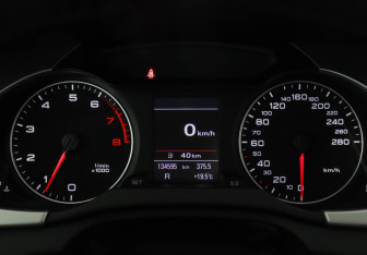 Подержанный автомобиль Audi A4 Sedan 2011 года (11 фото)