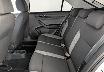 Подержанный автомобиль Skoda Rapid Liftback 2021 года (18 фото)