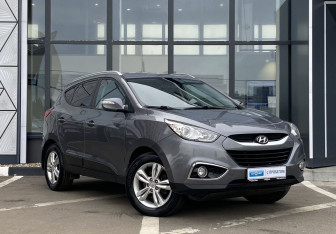 Подержанный автомобиль Hyundai ix35 2012 года (3 фото)