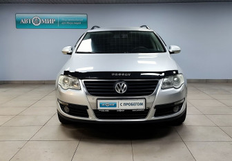 Подержанный автомобиль Volkswagen Passat Wagon 2009 года (2 фото)
