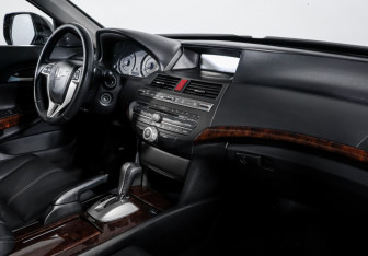 Подержанный автомобиль Honda Crosstour 2012 года (9 фото)