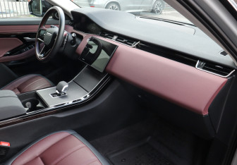 Подержанный автомобиль Land Rover Range Rover Evoque 2024 года (10 фото)