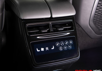 Подержанный автомобиль Zeekr 001 2023 года (15 фото)