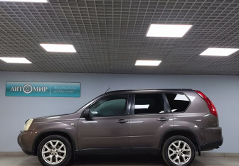Подержанный автомобиль Nissan X-Trail 2007 года (8 фото)