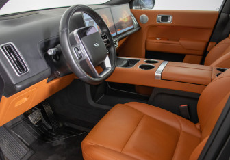 Подержанный автомобиль LiXiang L9 2023 года (8 фото)