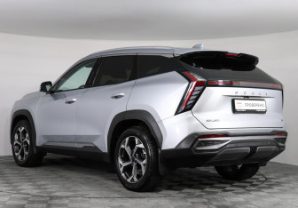 Подержанный автомобиль Geely Atlas 2024 года (7 фото)