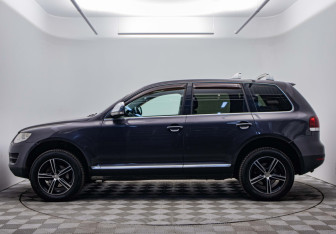 Подержанный автомобиль Volkswagen Touareg 2007 года (2 фото)