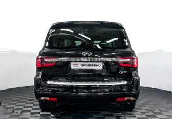 Подержанный автомобиль Infiniti QX80 2018 года (6 фото)