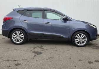 Подержанный автомобиль Hyundai ix35 2012 года (4 фото)