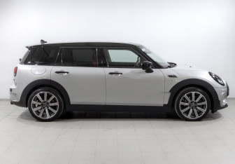 Подержанный автомобиль MINI Clubman Wagon 2022 года (4 фото)