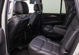 Подержанный автомобиль Cadillac Escalade Suv 2015 года (9 фото)