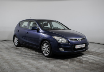 Подержанный автомобиль Hyundai i30 Hatchback 2009 года (3 фото)
